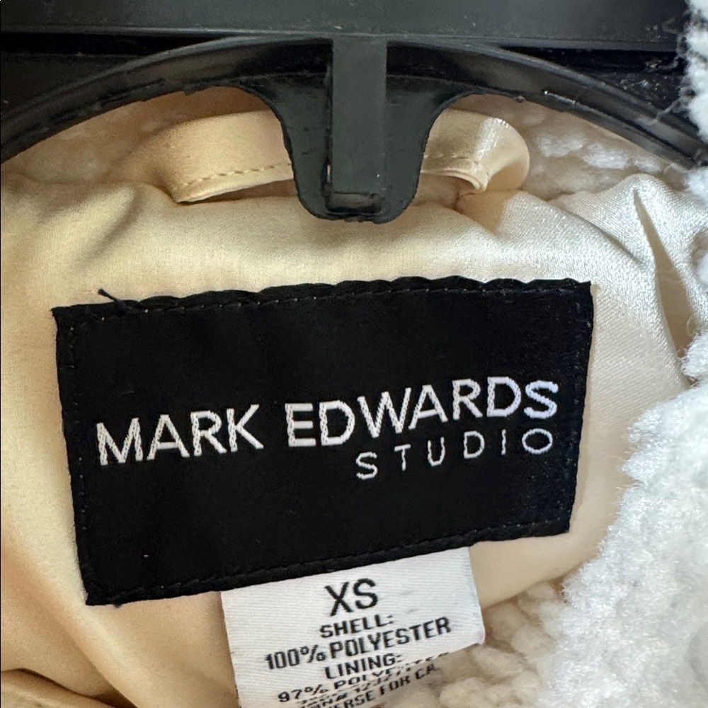 Mark Edwards Studio Cozy Cream Floral Teddy Sherpa Jacket - Picture 9 of 10